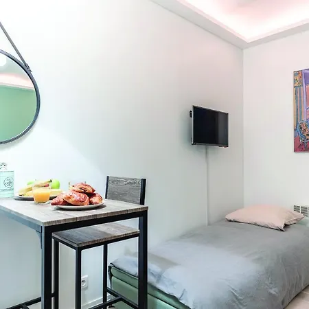Apartment Lovely Studio - St Michel - 18 Sqm *